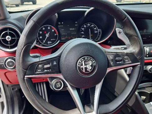 Used 2018 Alfa Romeo Giulia Ti Sport w/ Quick Order Package 22S Sport AWD/4WD image 13