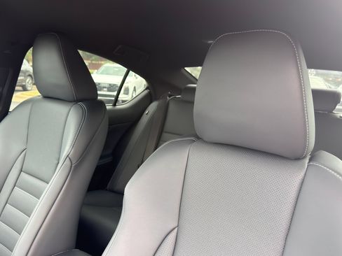 Used 2023 Lexus IS 350 F Sport RWD image 13