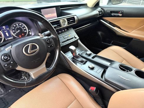 Used 2016 Lexus IS 200t w/ Premium Package RWD image 11