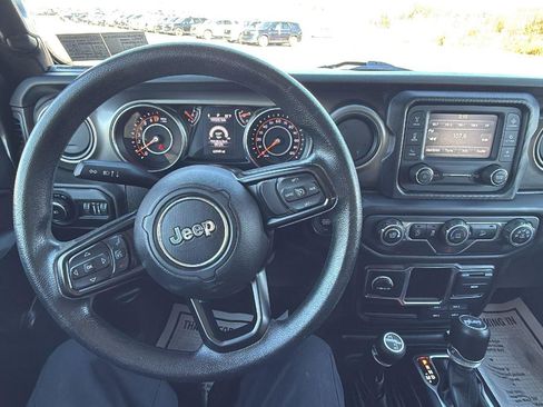 Used 2019 Jeep Wrangler Unlimited Sport image 29