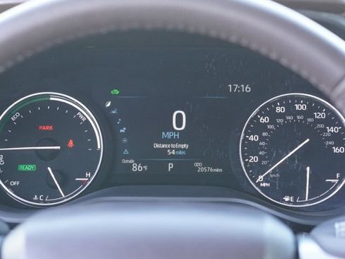 Used 2024 Toyota Sienna Platinum FWD image 19