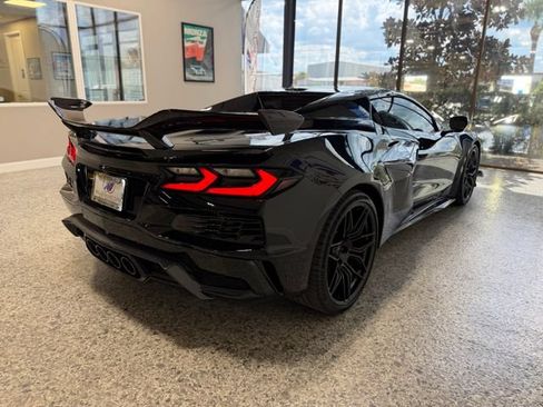 Used 2025 Chevrolet Corvette Z06 w/ Z07 Performance Package RWD image 11