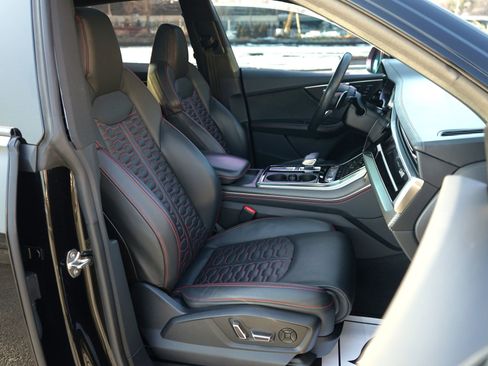 Used 2022 Audi RS Q8 w/ Black Optic Package image 39