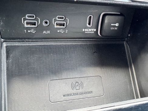 Used 2023 Jeep Grand Cherokee Overland w/ Luxury Tech Group IV AWD/4WD image 26