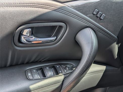 Used 2023 Nissan Armada SL w/ Midnight Edition Package image 20