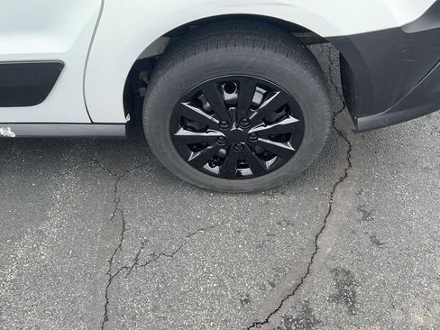 Used 2020 Ford Transit Connect XL image 10