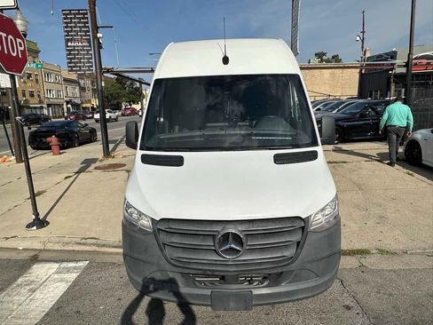 Used 2022 Mercedes-Benz Sprinter 2500 image 13