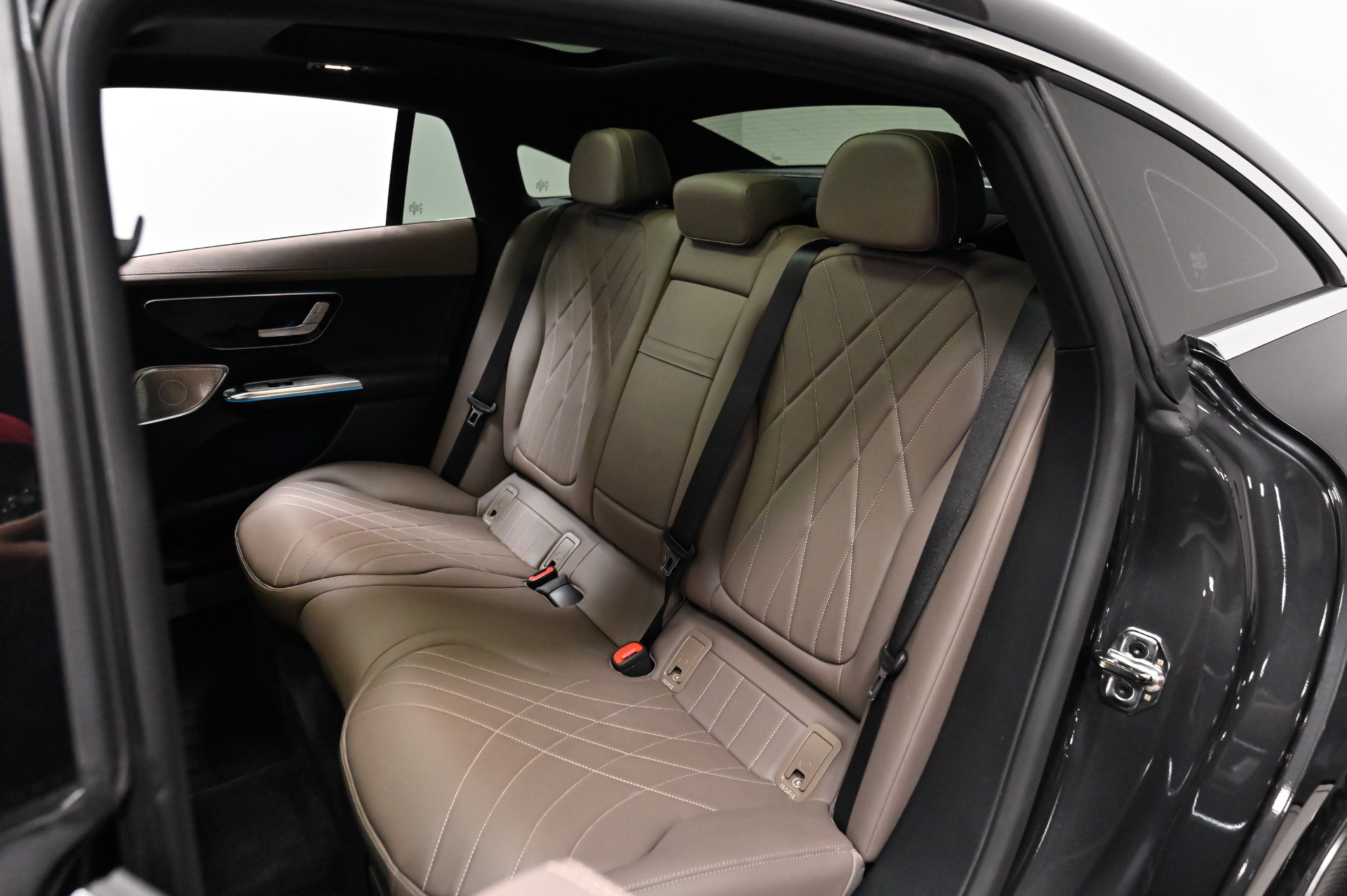 Used 2023 Mercedes-Benz EQE 350+ 4MATIC Sedan image 46