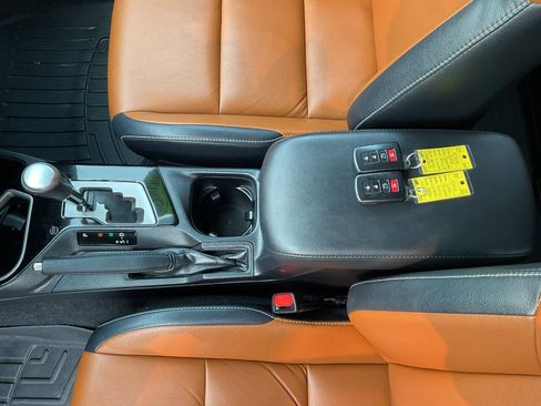 Used 2016 Toyota RAV4 Limited AWD/4WD image 28