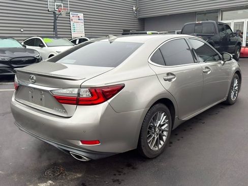 Used 2018 Lexus ES 350 w/ Navigation System Package image 3