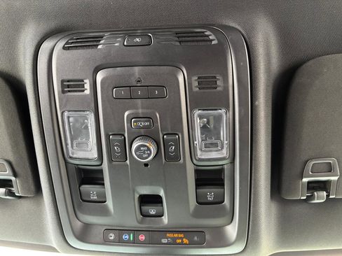 Used 2021 GMC Yukon XL Denali w/ Denali Premium Package image 13