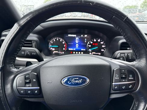 Used 2020 Ford Explorer XLT AWD/4WD image 10