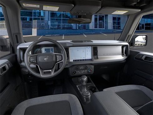 New 2025 Ford Bronco 4-Door image 9