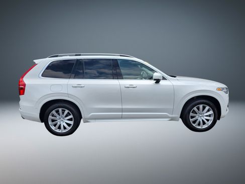 Used 2017 Volvo XC90 T6 Momentum w/ Vision Package AWD/4WD image 2