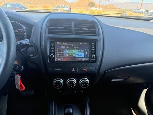 Used 2025 Mitsubishi Outlander Sport ES AWD/4WD image 16