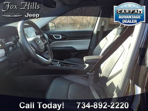 Used 2022 Jeep Compass Limited image 15