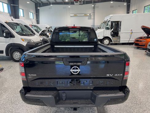 Used 2024 Nissan Frontier SV w/ Technology Package AWD/4WD image 6