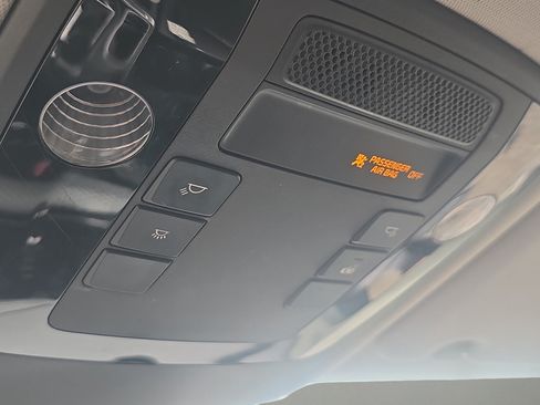 Used 2023 Kia Carnival LX FWD image 25