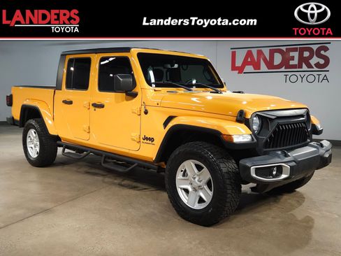 Used 2021 Jeep Gladiator Sport AWD/4WD image 1