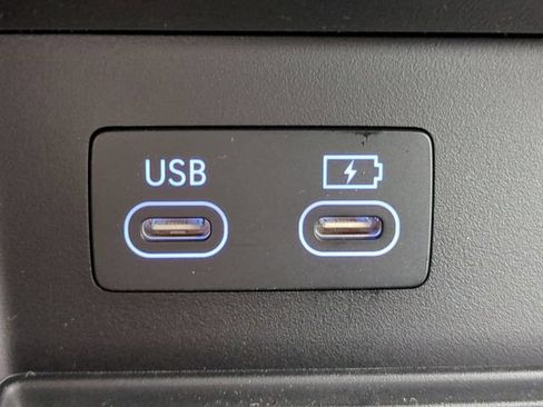 Certified 2025 Genesis GV80 3.5T Prestige AWD/4WD image 21