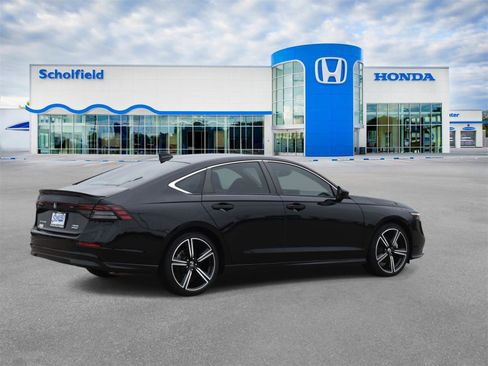 Used 2024 Honda Accord Sport image 3