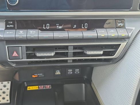 Used 2026 Toyota Camry SE w/ Convenience Package FWD image 24