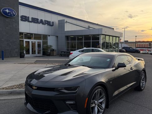 Used 2017 Chevrolet Camaro SS image 2