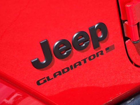 Used 2024 Jeep Gladiator Sport AWD/4WD image 12
