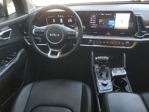 Used 2023 Kia Sportage EX image 15