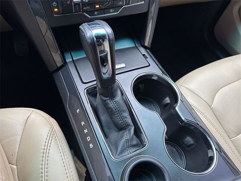 Used 2016 Ford Explorer XLT w/ Equipment Group 202A image 16