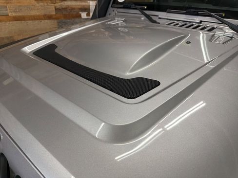 Used 2014 Jeep Wrangler Unlimited Rubicon w/ Connectivity Group AWD/4WD image 9