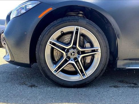 Used 2022 Mercedes-Benz S 580 4MATIC Sedan w/ AMG Line Package image 5