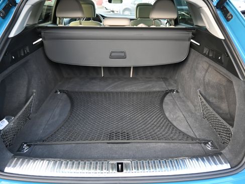 Used 2019 Audi e-tron Premium Plus image 38