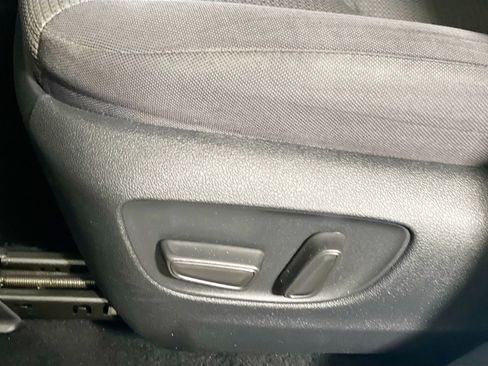 Used 2021 Toyota Highlander LE image 15