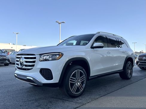 Certified 2024 Mercedes-Benz GLS 450 4MATIC image 7