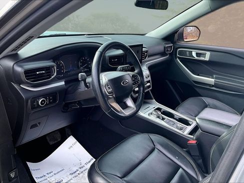 Certified 2023 Ford Explorer XLT w/ Equipment Group 202A image 13