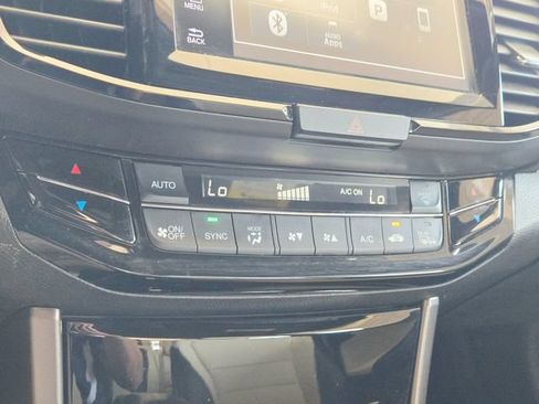Used 2017 Honda Accord EX-L image 28