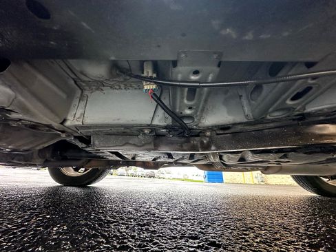 Used 2011 Buick Enclave CXL image 19