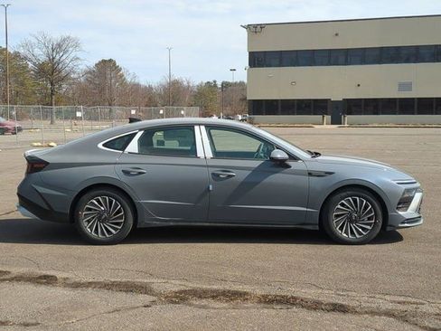 New 2025 Hyundai Sonata SEL image 3