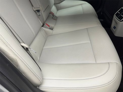 Used 2025 Genesis G70 2.5T image 49