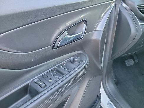 Used 2019 Buick Encore Essence image 19