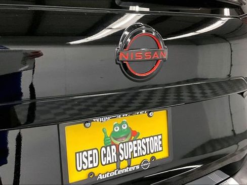 Used 2023 Nissan Rogue SV image 9