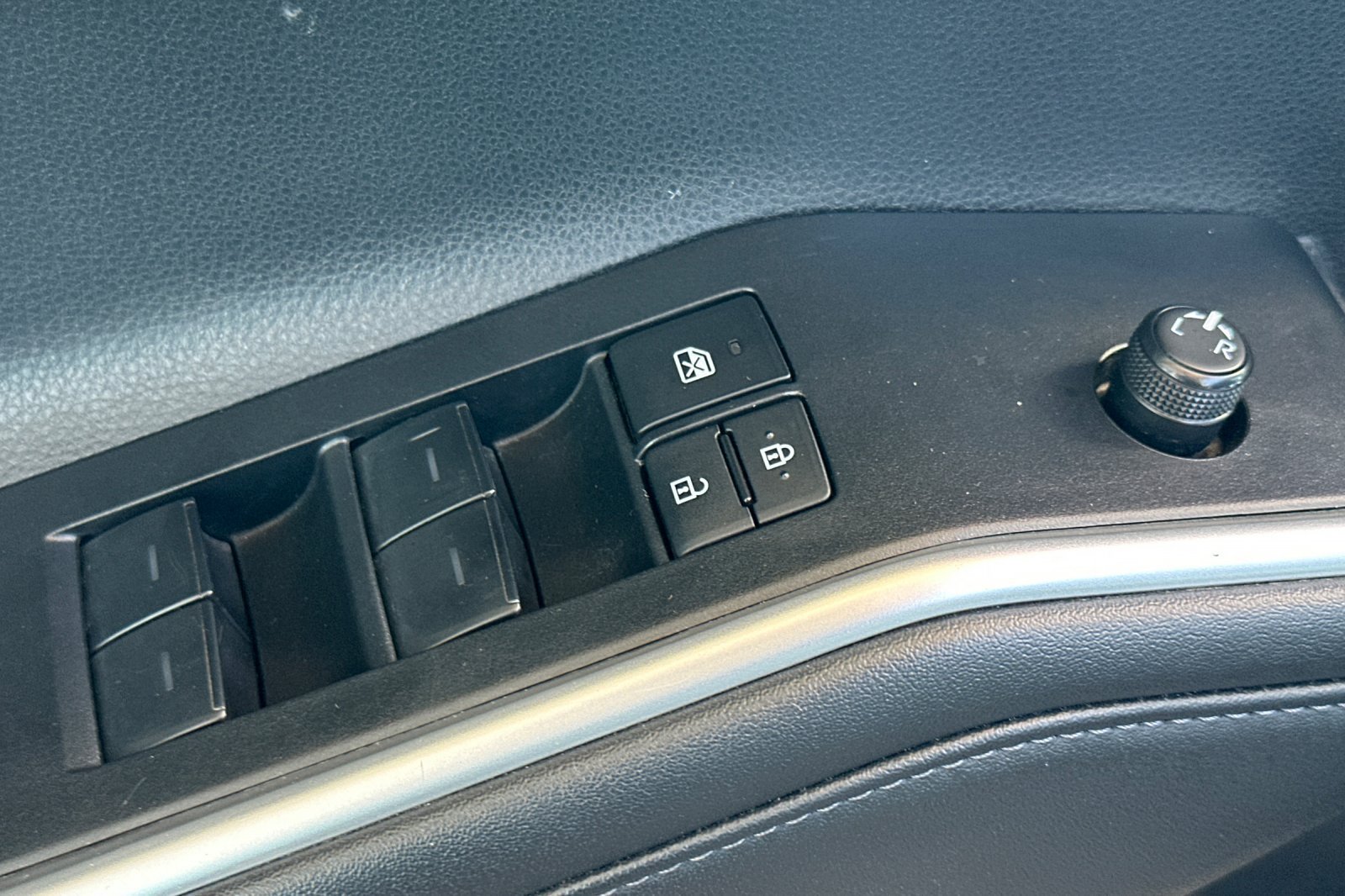 Certified 2025 Toyota Highlander LE AWD/4WD image 14