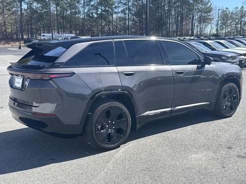 Used 2025 Jeep Wagoneer S Launch Edition image 3