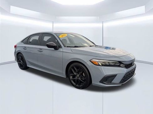 Used 2022 Honda Civic Sport image 2