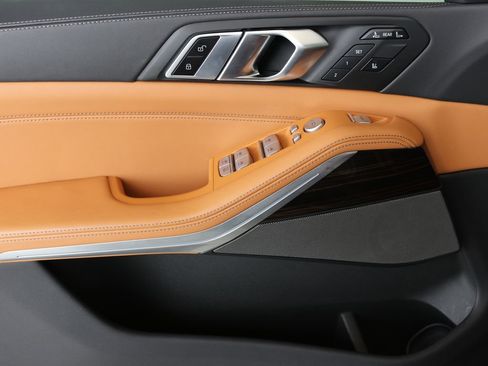 Used 2023 BMW X7 xDrive40i w/ M Sport Package image 13