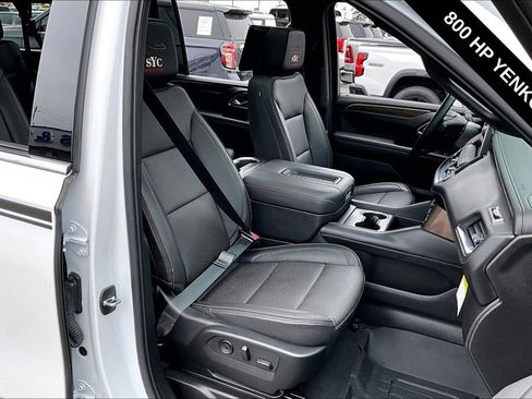 Used 2023 Chevrolet Suburban High Country AWD/4WD image 30