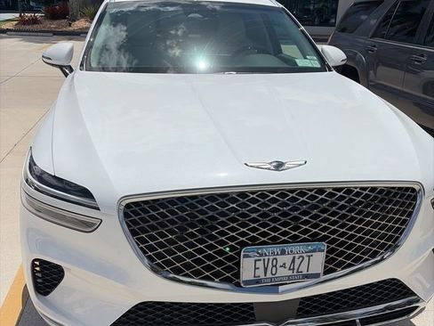 Used 2025 Genesis GV70 2.5T w/ Select Package image 7