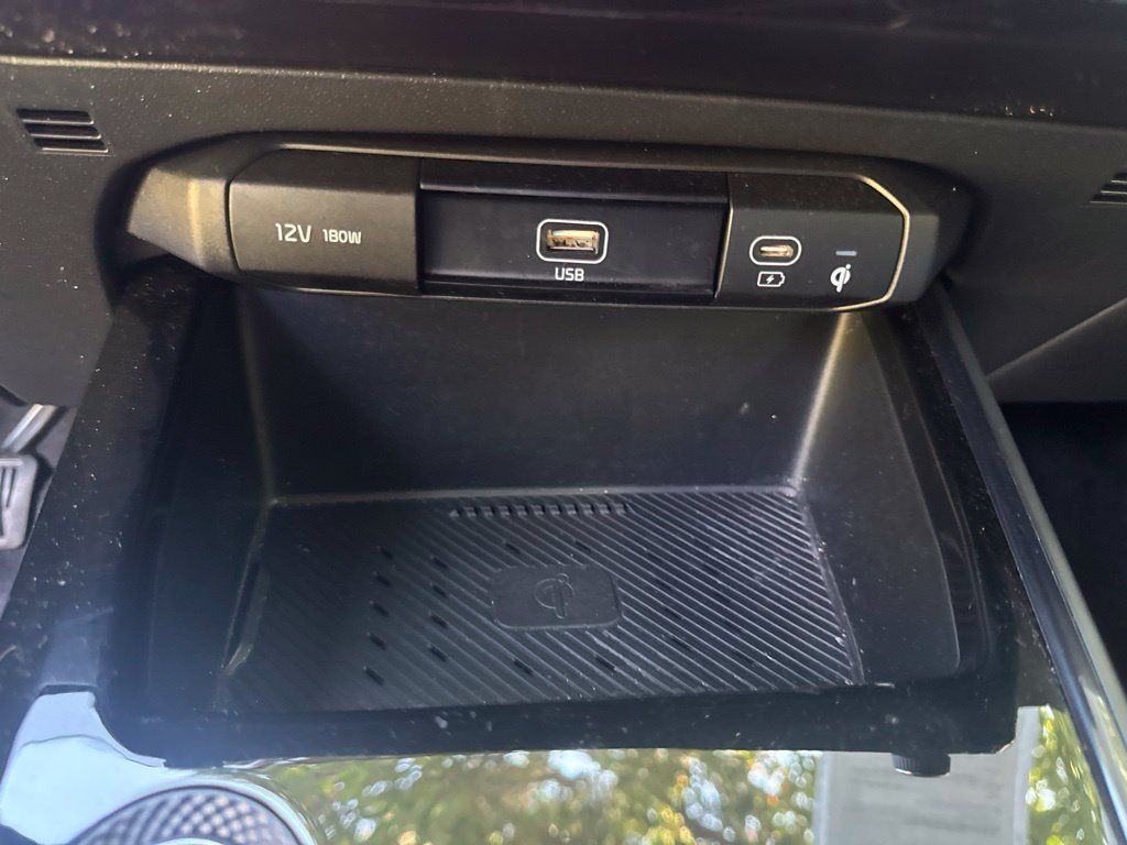 Used 2025 Kia Niro Wind w/ Wind Preserve Package FWD image 15