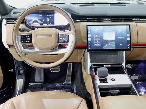 Used 2025 Land Rover Range Rover SE AWD/4WD image 15